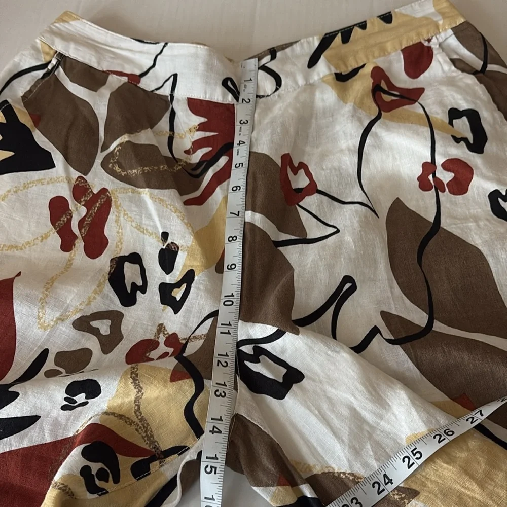 Tahari 100% Linen wide leg capris, NWOT , brown and gold tones on white, size XL